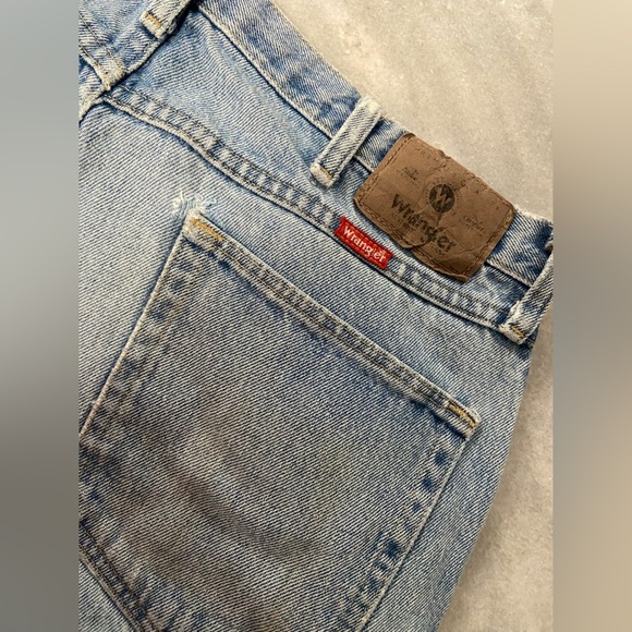 Wrangler Men’s Light Wash Distressed Cotton Denim Jeans Size 36x30 - Picture 10 of 12